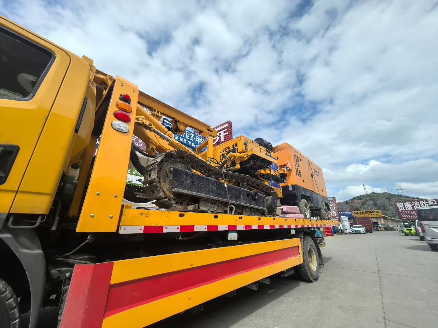 Various types of down-the-hole drills, high-lift drills and air compressors for sale