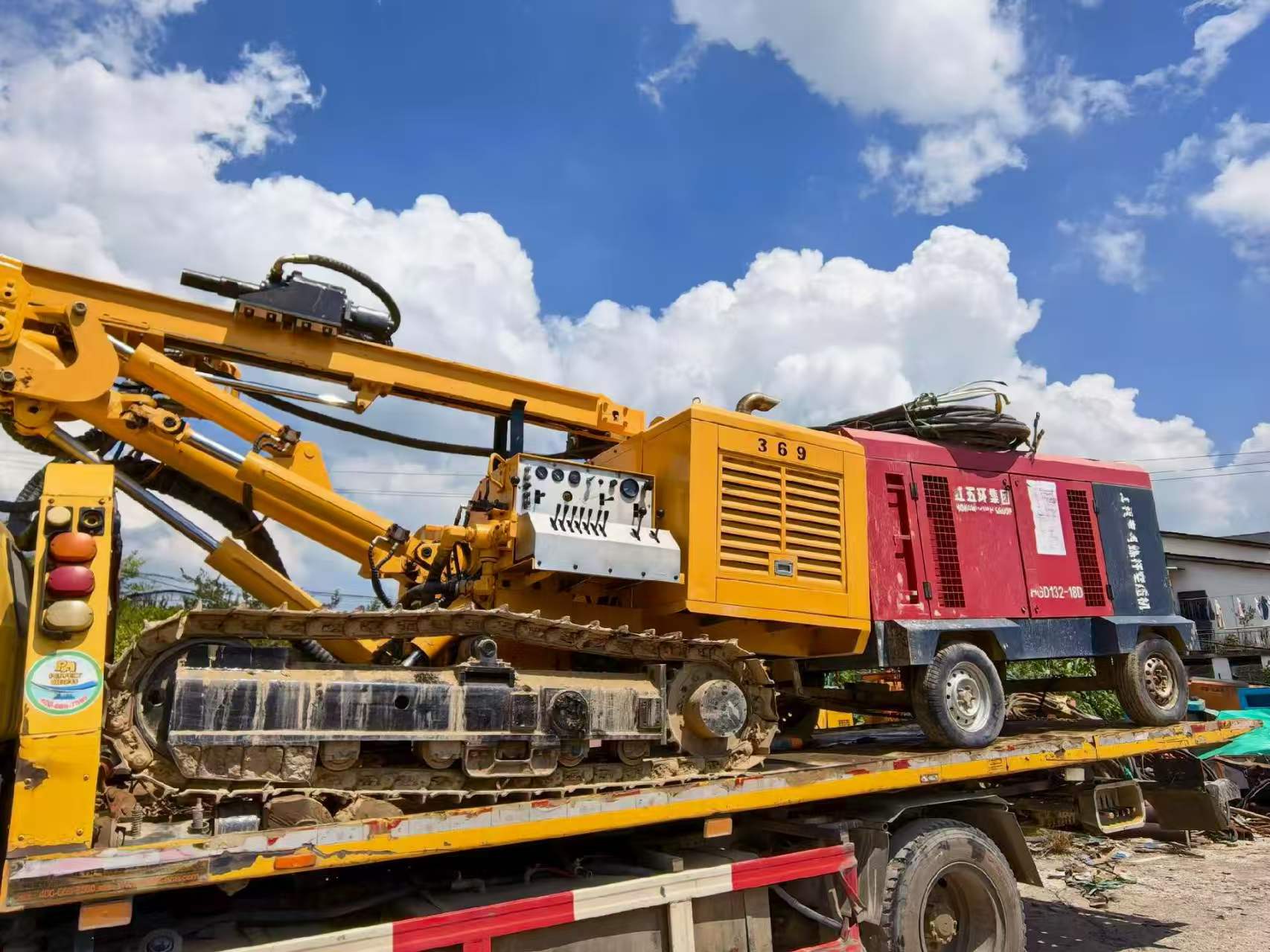 Various down-the-hole drills, high-lift drills and air compressors for sale