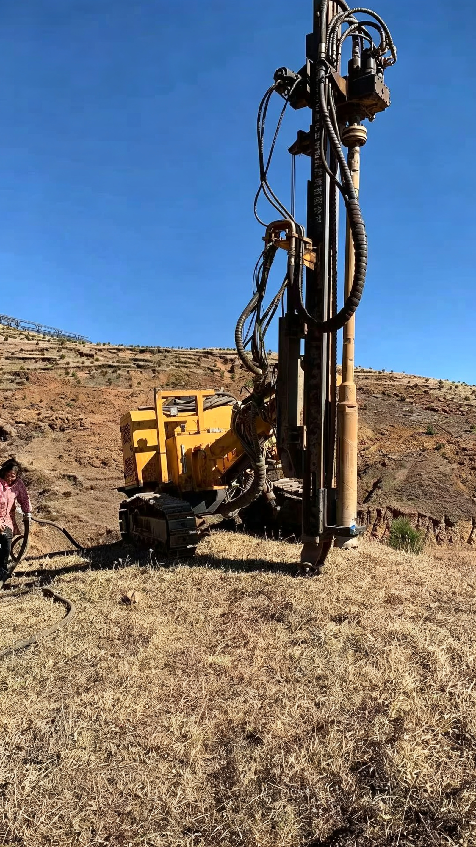 Various down-the-hole drills, high-lift drills and air compressors for sale